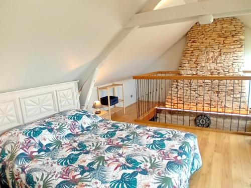 Ένα ή περισσότερα κρεβάτια σε δωμάτιο στο Maison cosy pour couple avec spa privé en Périgord - FR-1-616-507