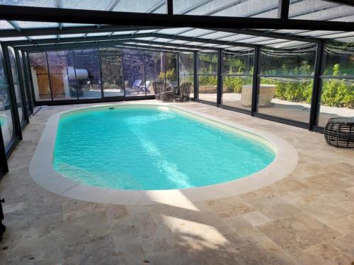 Villa climatisée avec piscine privée et Wi-Fi à Carlux - FR-1-616-525