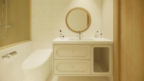 Et badeværelse på Peace Home Hotel