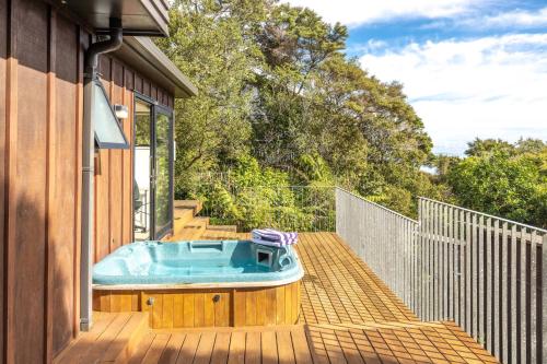 Φωτογραφία από το άλμπουμ του Hekerua Heights - Stay Waiheke σε Oneroa