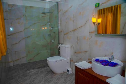 Ένα μπάνιο στο Lucky Rest