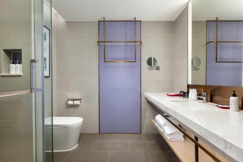 Ένα μπάνιο στο Days Hotel by Wyndham Haikou Meilan Airport