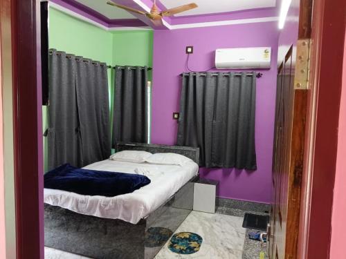 Postel nebo postele na pokoji v ubytování sky birds hotel & restaurant