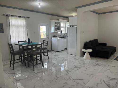 Crane Beach Newley Built Condo Steps From Beach