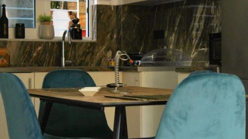 Central Old Town Stay - Bright & Fully Equipped