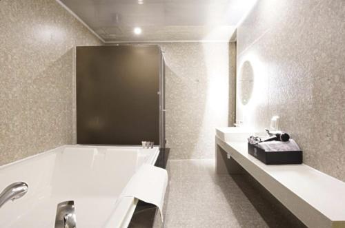 Phòng tắm tại Icon Hotel Gunsan