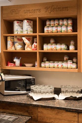 Kuchyň nebo kuchyňský kout v ubytování Familienhotel Oberkarteis