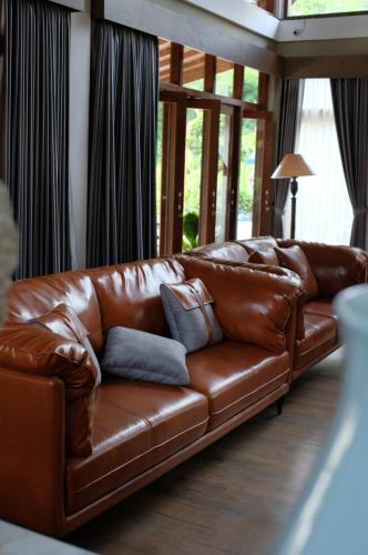 Χώρος καθιστικού στο Omnni Villa Borobudur