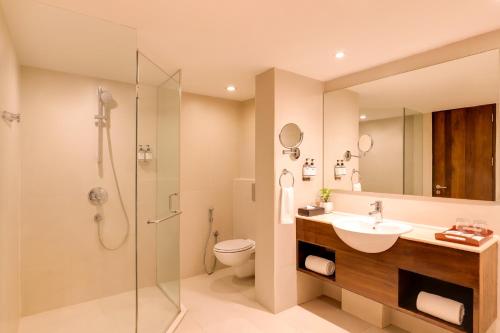 Koupelna v ubytování Keys Select by Lemon Tree Hotels, Whitefield, Bengaluru