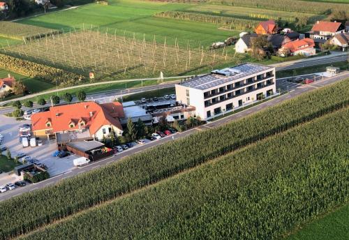Hotel Grof — Property building