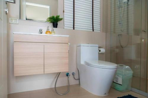 Et badeværelse på Baan Thew Talay Blue Sapphire By Anny