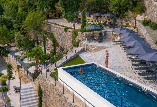 Mare Sano 2 Bedroom Apartment #9 with Pool by Irundo