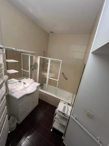 Koupelna v ubytování Chateau d'Ayres - Hôtel & Spa