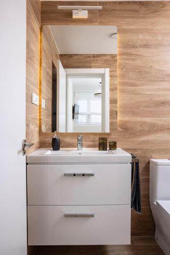 Urban Sky View Apartment