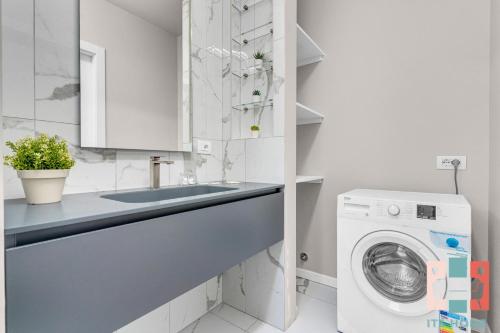 SAN15 - Elegant apartment with city view -
