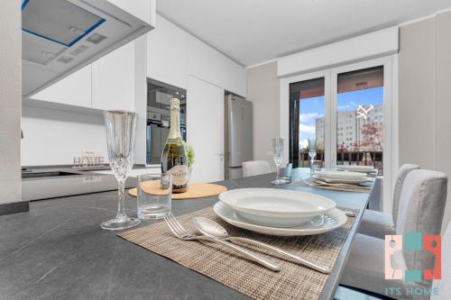 SAN15 - Elegant apartment with city view -