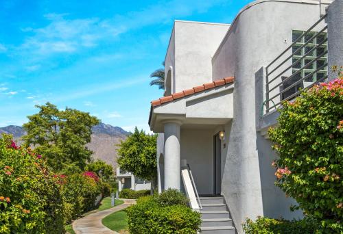 パーム・スプリングスにあるEl Cielo 20の白家