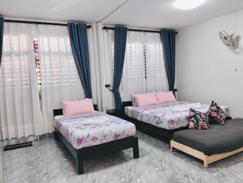 Garden House Rice Field and Mountain View