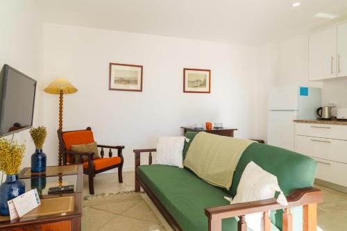 Køkken eller tekøkken på GuestReady - Hillside Escape I