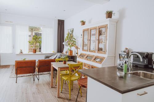 Η κουζίνα ή μικρή κουζίνα στο Bed & Breakfast Het Vinkenest Nijverdal