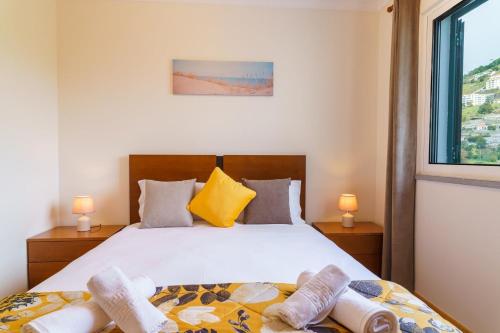 GuestReady - Madeiran mountain view with pool