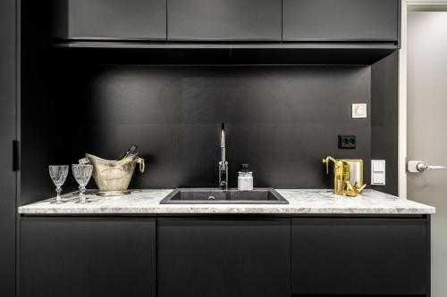 Η κουζίνα ή μικρή κουζίνα στο Villa Lucky Live by Hilla Villas