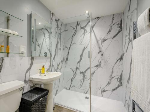 Ένα μπάνιο στο 1 Bed in Sanquhar 89401