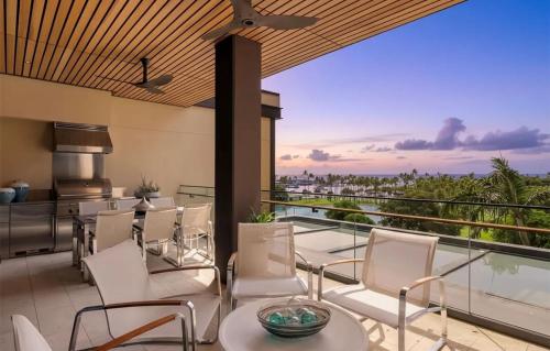 Μπαλκόνι ή βεράντα στο Premier Honolulu Residence with Park Views