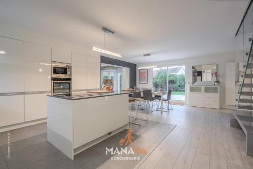 Køkken eller tekøkken på La Villa Bora, 14 pers, 10 min Disneyland Paris