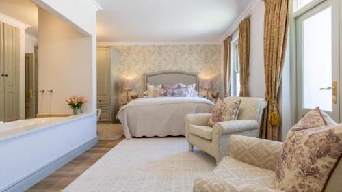 W-Collection Franschhoek L'Ermitage Villas — Bedroom