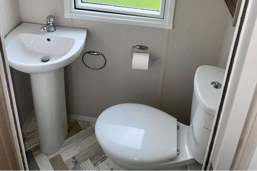 Ένα μπάνιο στο Chalet-3 guests-Onsite parking