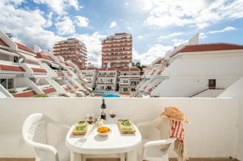 Infinity Pool Views Las Floritas