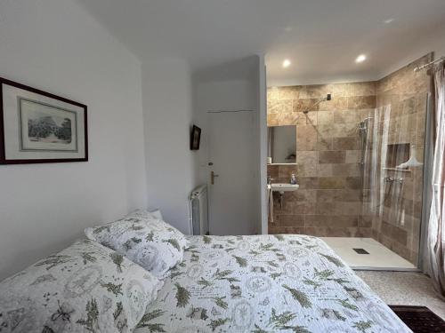 LA BALMEE tesisinde bir banyo