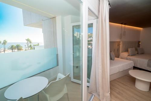 Et badeværelse på Hotel Sahara Playa