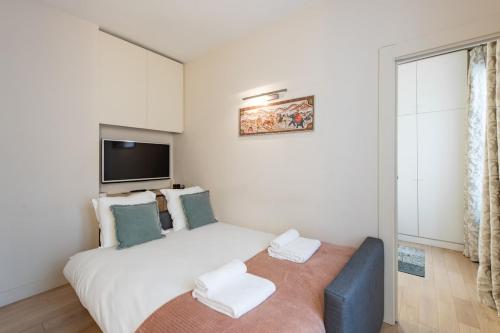 Elegant Parisian Stay - Steps to Opéra, Lafayette & Dining
