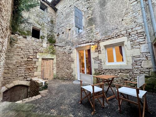 Το κτήριο όπου στεγάζεται  το διαμέρισμα