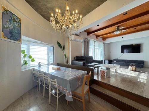 Μια τηλεόραση ή/και κέντρο ψυχαγωγίας στο MARU KIX House