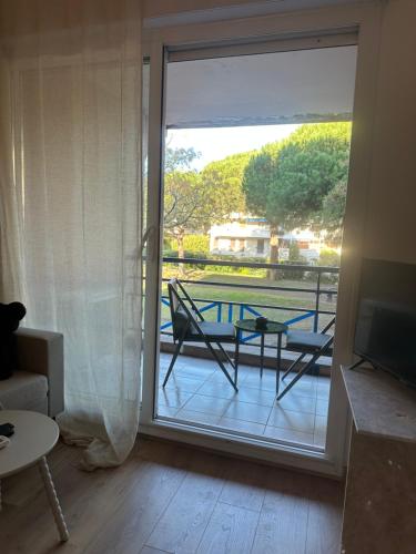 شرفة أو تراس في Magnifique appartement à 300m des plages à Port Frejus