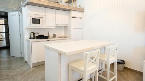 Huge & Sunny 2BR Duplex 10' Setas