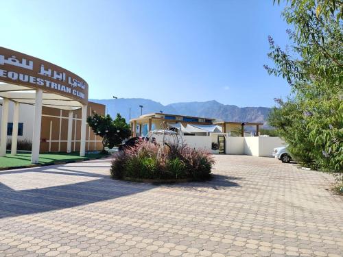 Nespecifikovaný výhled na hory nebo výhled na hory při pohledu z prázdninového domu