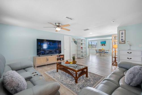 Fotografie z fotogalerie ubytování Great Hudson House Cozy Canalfront Getaway v destinaci Hudson