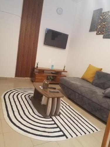 โทรทัศน์และ/หรือระบบความบันเทิงของ Belvys Home