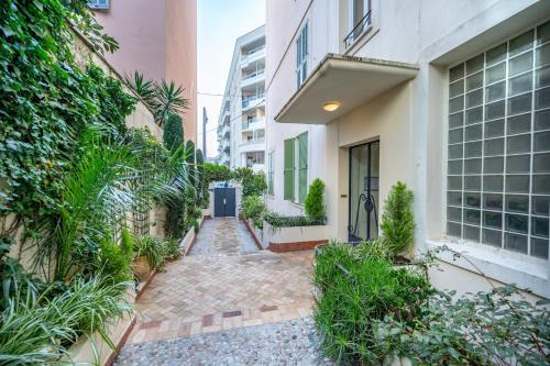 Spacious and Bright Near Train Station and Palais des Festivals - BENAKEY