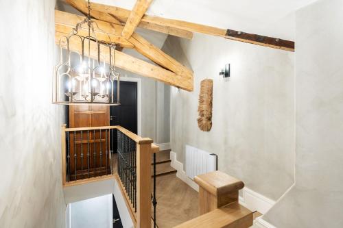 Fotografie z fotogalerie ubytování 6 STAR, Brand New, Stunning Luxury Suites in a Characterful Historic Manor, Blending Timeless Charm with Modern Style! Welcome to the Old School Manor, Halkyn!! v destinaci Halkyn