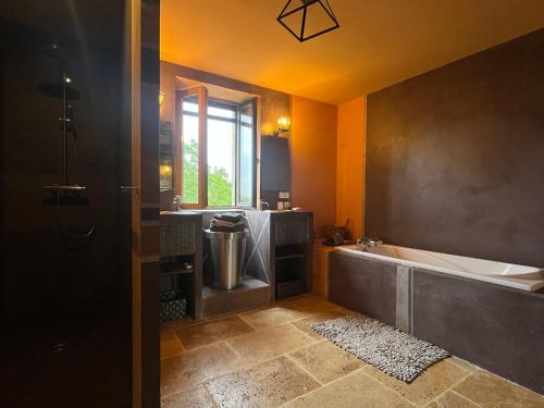 Φωτογραφία από το άλμπουμ του Chambres d'hôtes La Cardonnié σε Jouqueviel