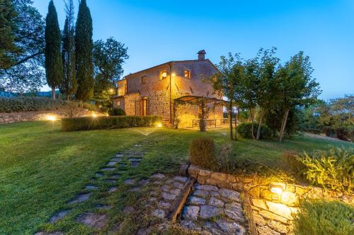 Фотография из галереи Villa Florea I Modern Design with Gym and Private Pool в городе Сан-Кашано-деи-Баньи