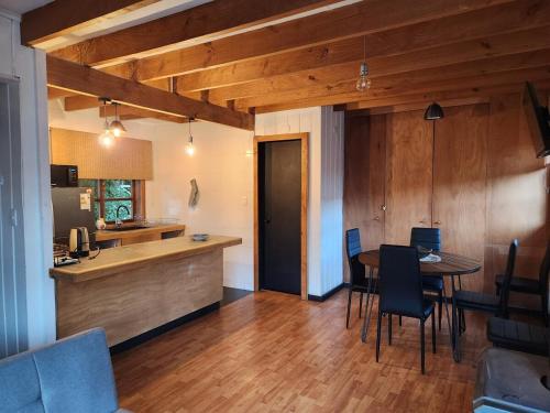 Η κουζίνα ή μικρή κουζίνα στο Cabaña Frutillar Bajo