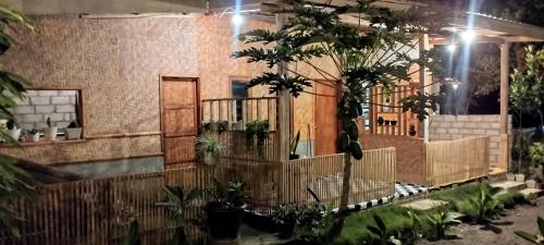 Φωτογραφία από το άλμπουμ του Local Garden Homestay σε Masbagik