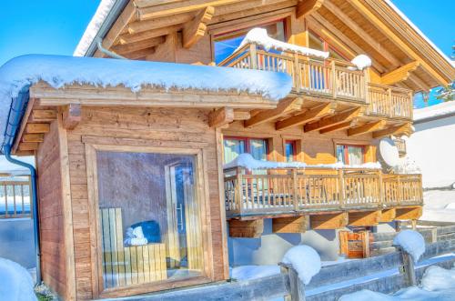 Ski-in Ski-out Chalet Maiskogel 17A - by Alpen Apartments