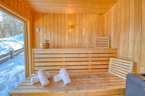 Фотография из галереи Ski-in Ski-out Chalet Maiskogel 17A - by Alpen Apartments в Капруне